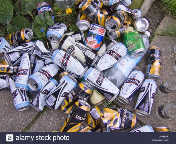 discarded-empty-beer-cans-and-bottles-APHBAP.jpg